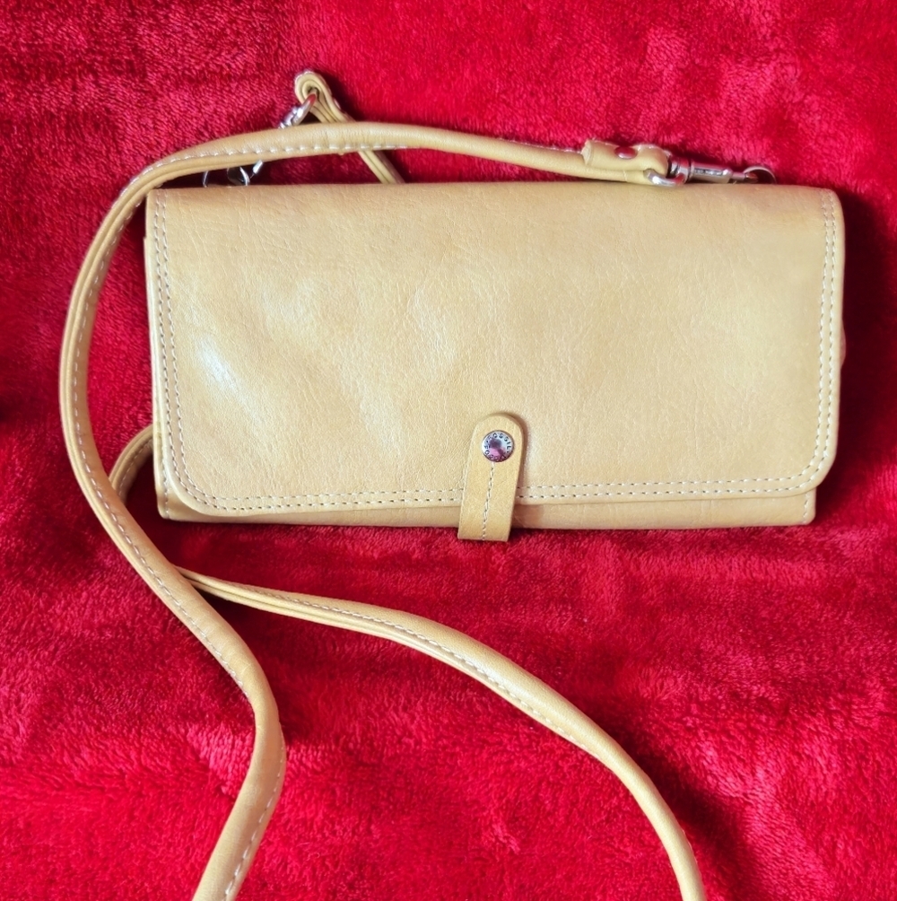 Fossil Light Tan Leather Tri-fold Wallet Crossbody Bag